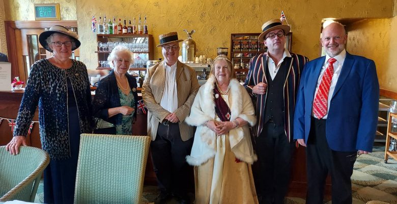 Plaza Royalty meets Wallingford & Wallingford and Mr Paul Greenwood who royally entertained everyone at 'Everything Stops For Queens Jubilee Tea' - 28.05.22